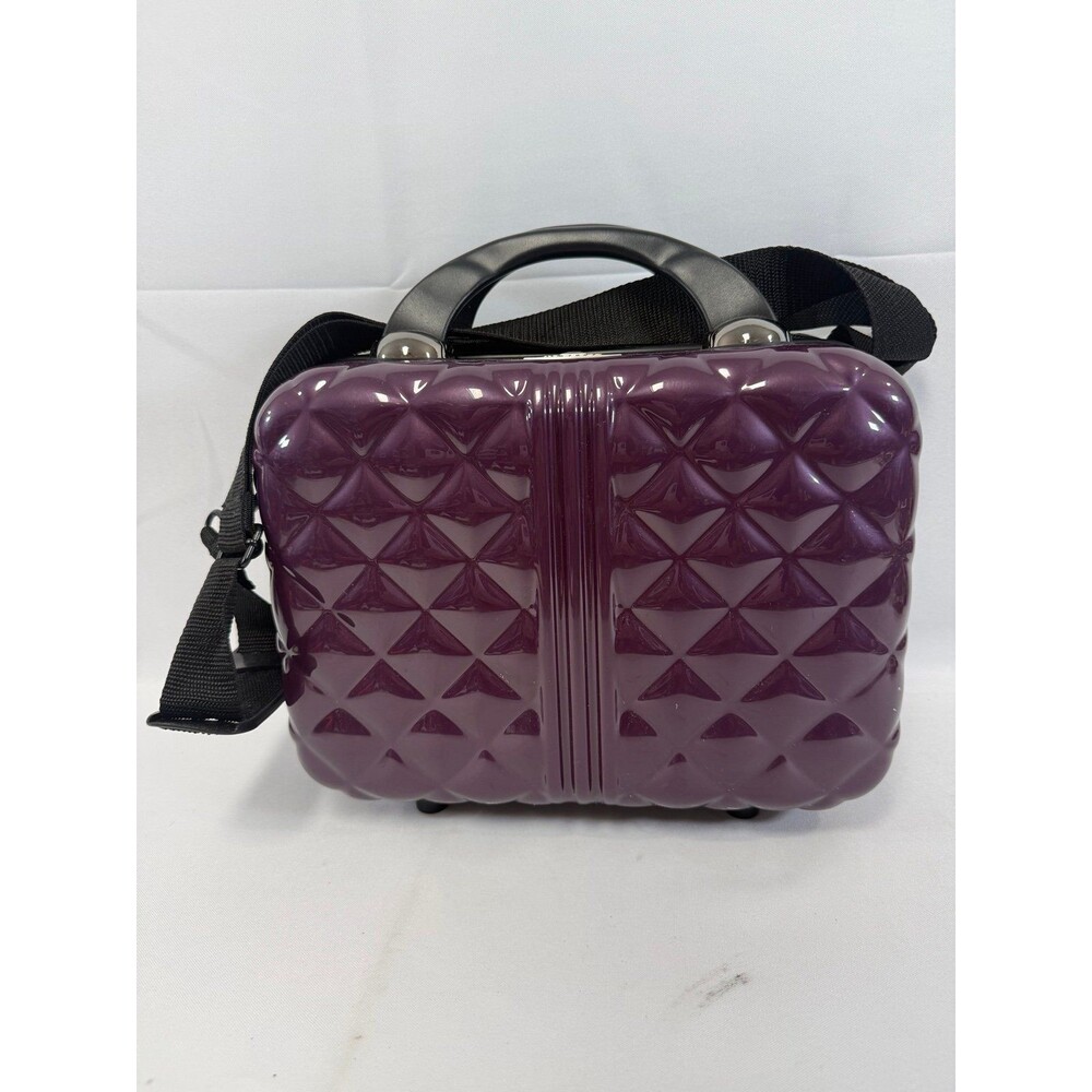 Triforce Quilted Hardshell Beauty Case diamond-textured pattern